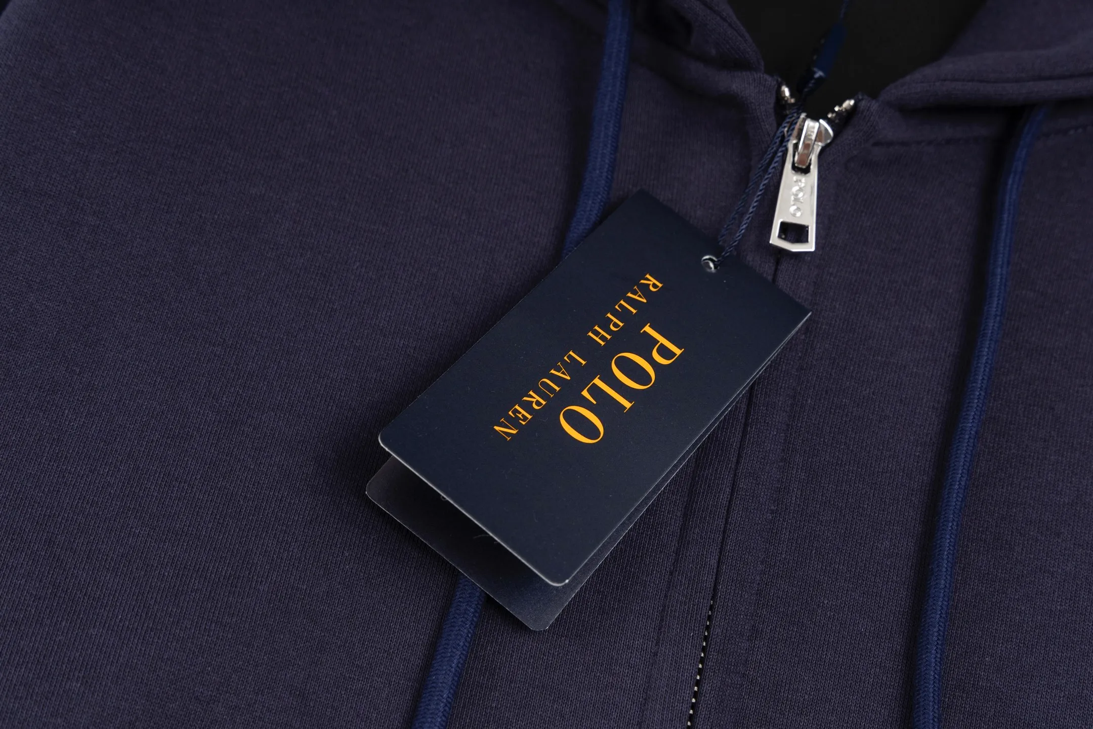 P270 model number B118 Raff embroidered small label hooded jacket POLO official website consistent style Fabric: 450g pure cotton composite material Technology: imported machine full embroidery small label Customized pure cotton two-color stripe thread tight and non-deformation Supporting: complete three labels Cardboard oil paper code sticker packaging High temperature pre-shrinking process before making will not shrink and deformation Imported machine professional plate production os version can wear up to 200 pounds Manual size measurement An error of 2-3cm is normal. Color: black, navy blue, size: s m l xl